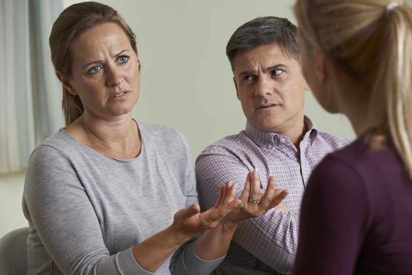 woman complaining to couples therapist